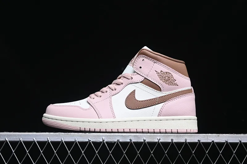 All categories Air Jordan Jordan series basketball shoes Air Jordan 1 Mid G version pure original Air Jordan 1 Mid AJ1 Joe 1 Khaki powder China basketball shoes BQ6472-620